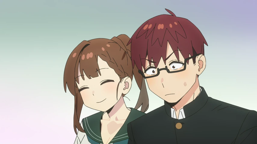 Ume Mizunoe aparece ao lado de uma estudante de cabelos castanhos, e os dois sorriem diante de um fundo claro.